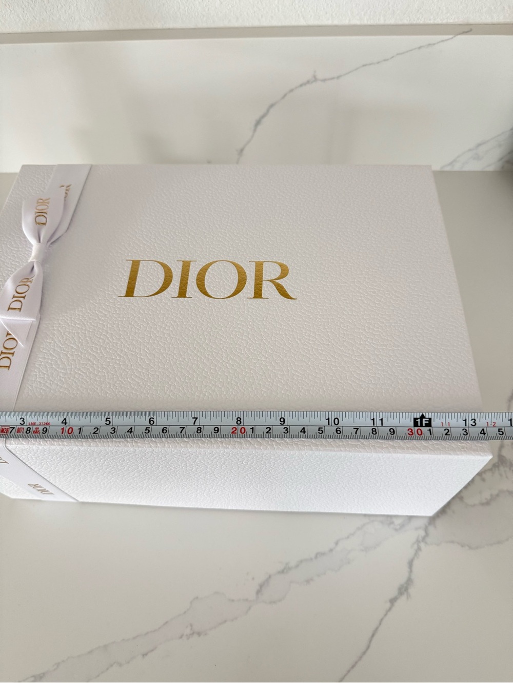 Dior Gift Box with Ribbon β¨π - Picture 4 of 8